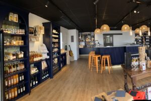 Chez Louis, un nouveau caviste à Saint-Cast-le-Guildo accompagné par le Pass Commerce et Artisanat